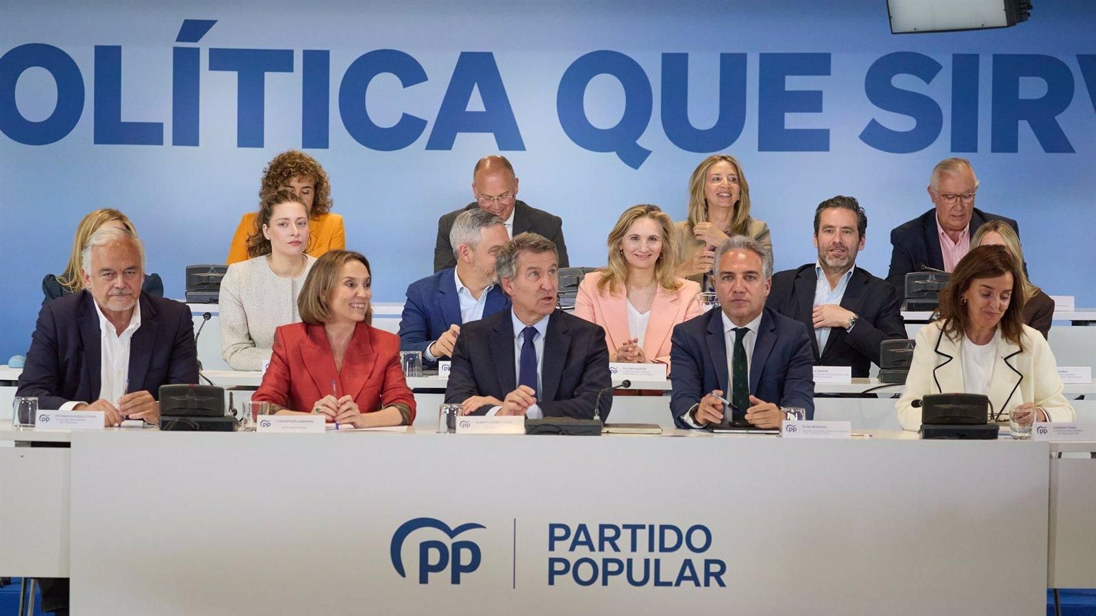 Feijóo anuncia un congreso del PP este verano para rearmar al partido frente a Sánchez