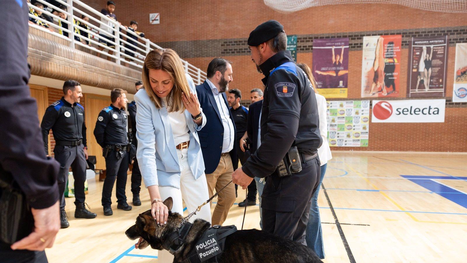 Pozuelo: Más de 500 alumnos aprenden sobre la labor de las unidades caninas de la Policía Municipal