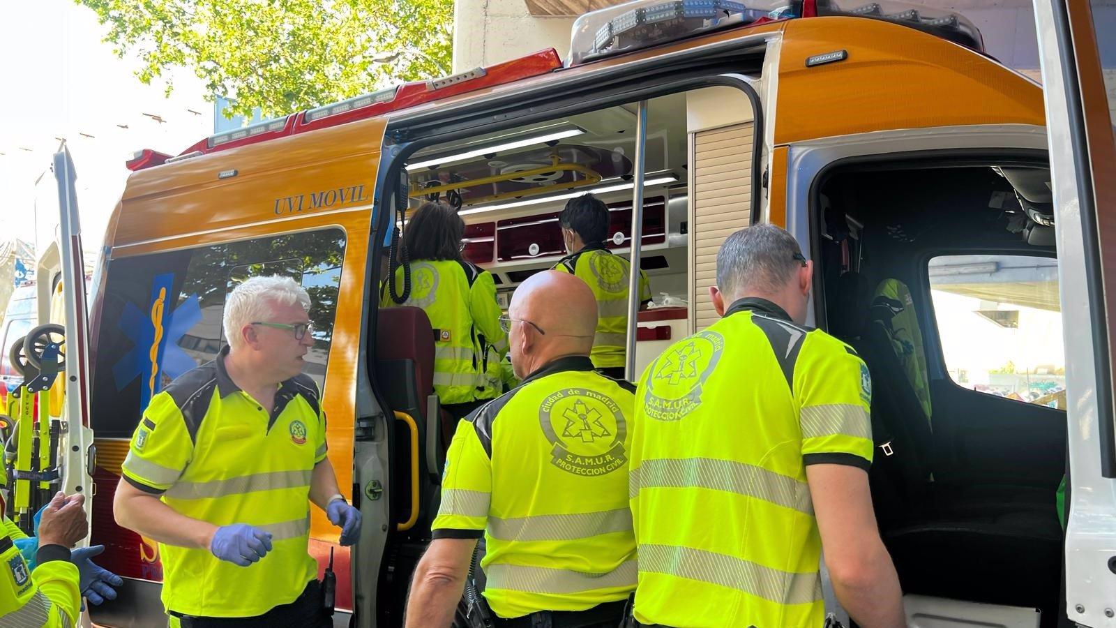 Hombre de 32 años en estado grave tras caída de cuatro metros en Villaverde