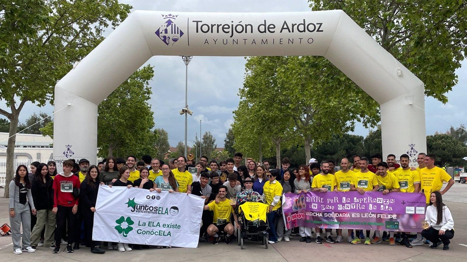 Los alumnos del IES León Felipe de Torrejón de Ardoz organizan una carrera solidaria contra la ELA