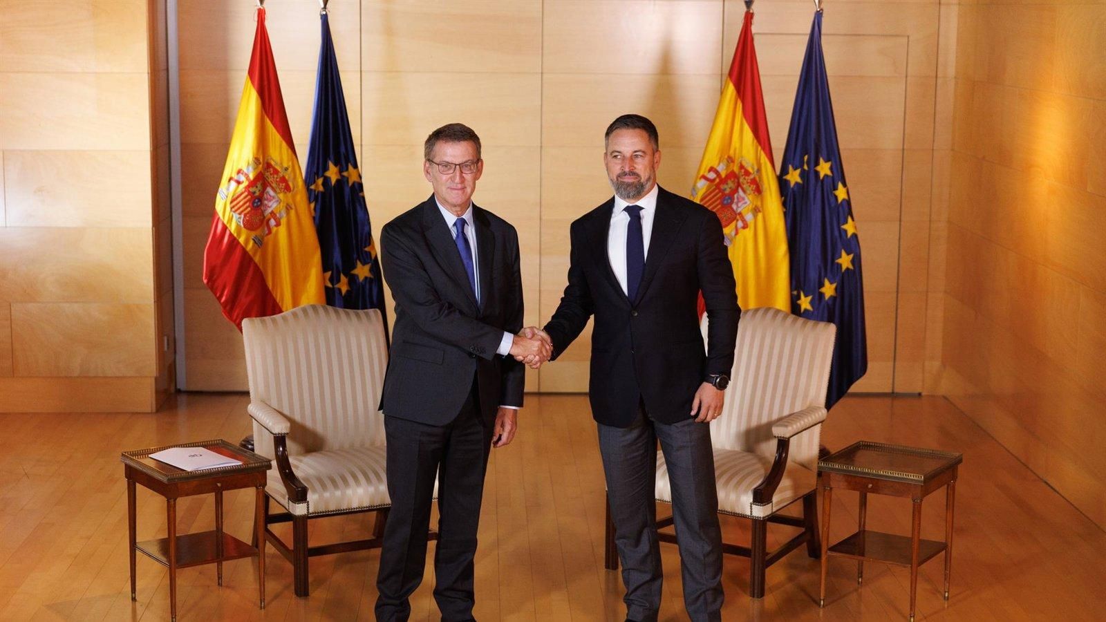 Feijóo y Abascal se reúnen en el Congreso con Sánchez en el punto de mira