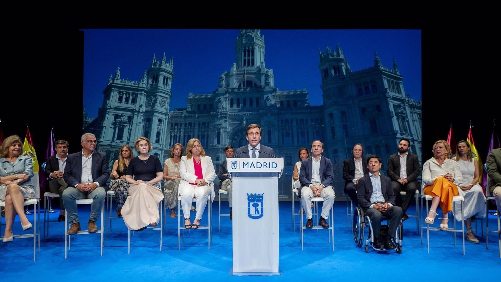 Almeida anuncia que ampliará el cuerpo de bomberos a los 1.700 efectivos y reformará la base del Samur