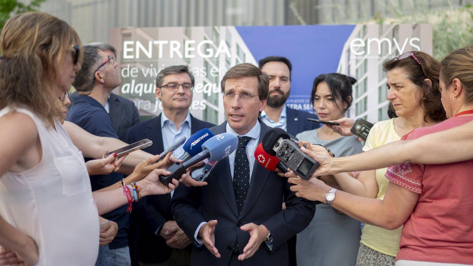 Almeida compara a Sánchez con Rubiales y advierte de su “debilidad peligrosa” para la democracia