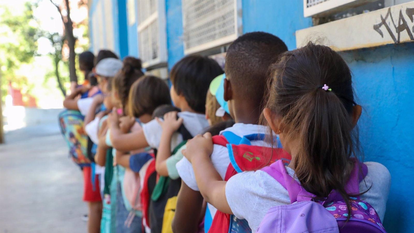 La Comunidad de Madrid cuadruplica la inversión para mitigar el calor en las aulas