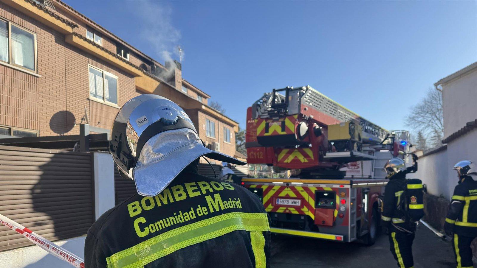 La Comunidad alcanza un preacuerdo con los bomberos con subidas salariales y mejoras laborales