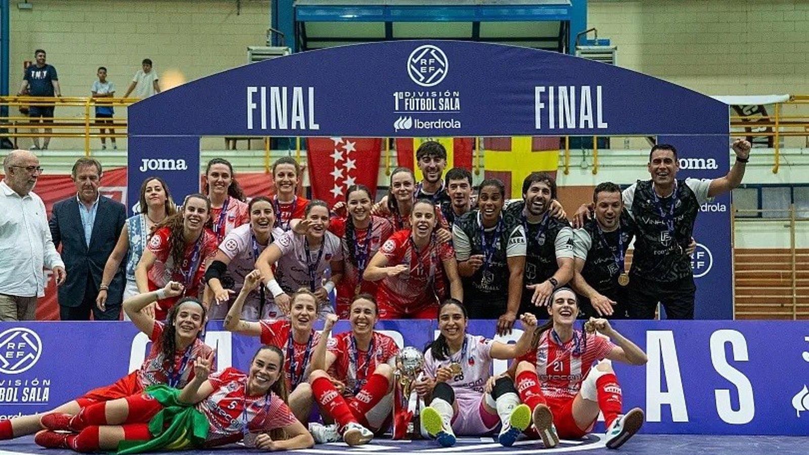 El Futsi Atlético Navalcarnero gana su séptima liga de fútbol sala femenino