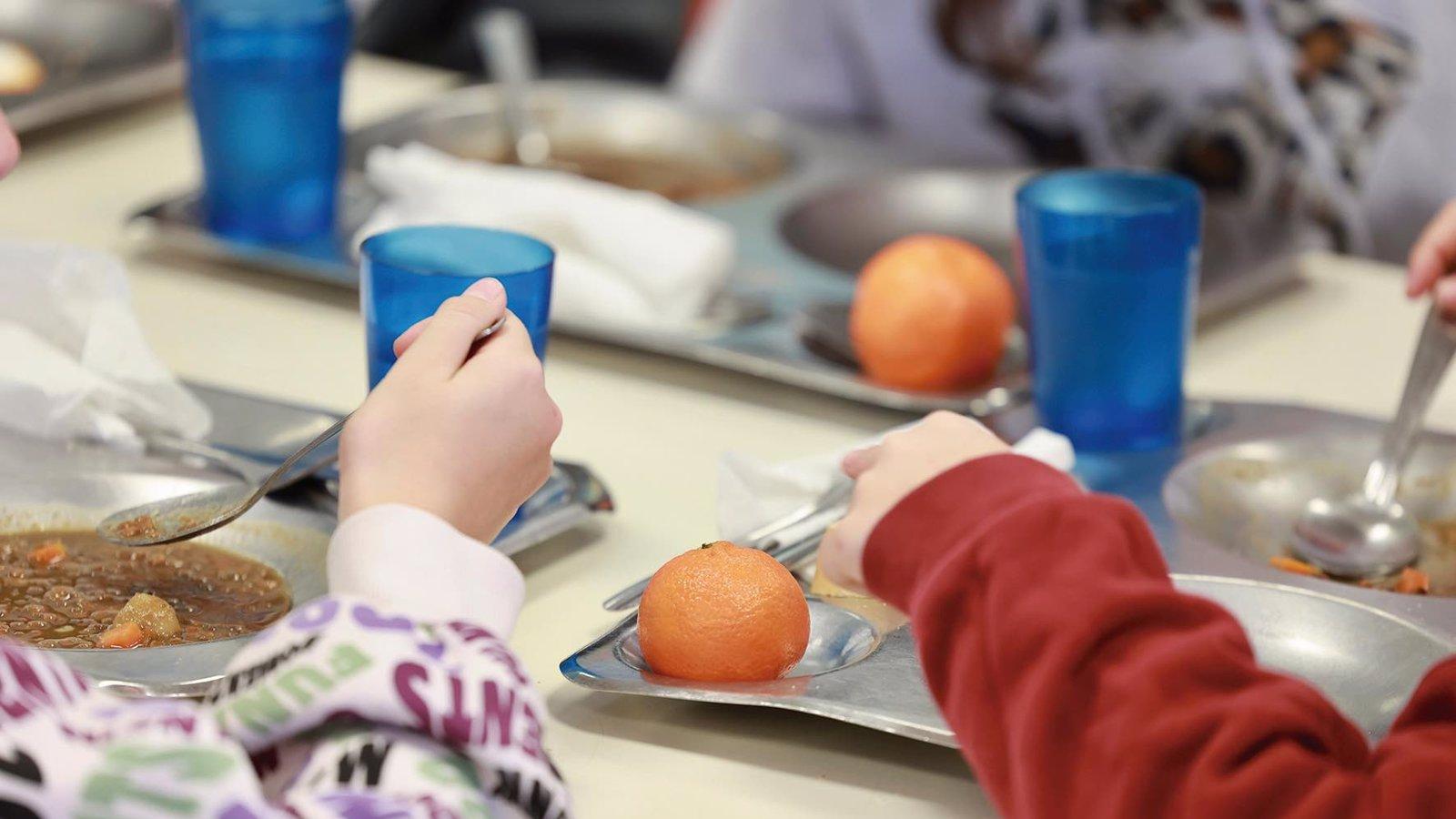 La Comunidad abre el plazo para las becas de comedor y Bachillerato del curso 2025/26