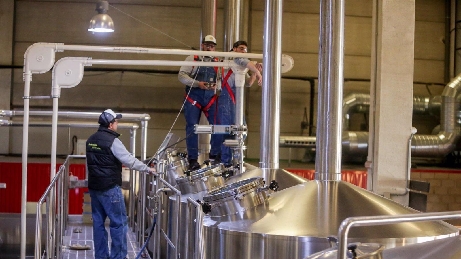 La producción industrial cae un 8,3% en Madrid en abril y acumula un descenso anual del 1%