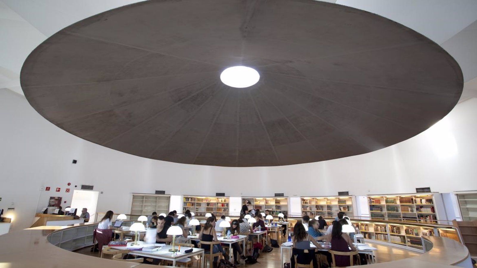 Once bibliotecas públicas de la región refuerzan su horario hasta el 4 de julio
