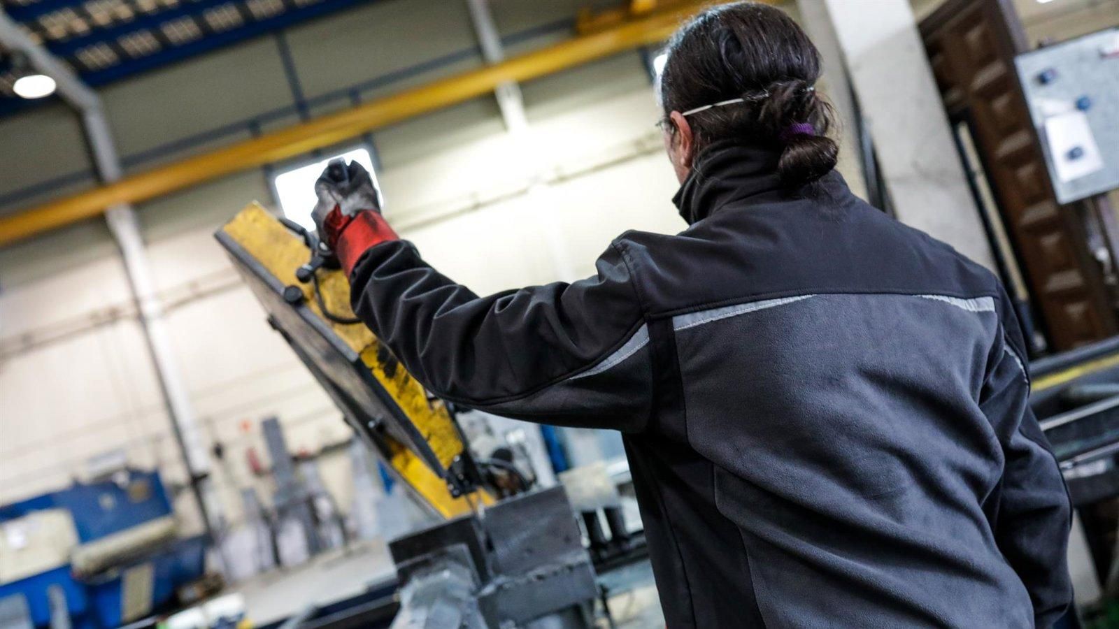 La facturación industrial cae un 8,7% en Madrid durante abril