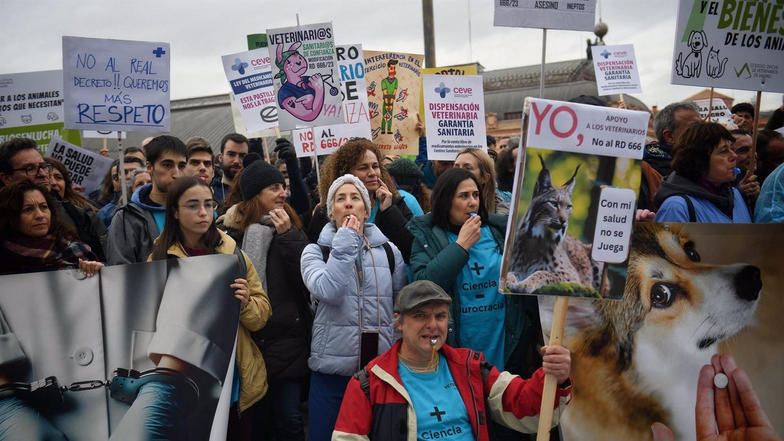 Los veterinarios se manifiestan este fin de semana por toda España contra la Ley del Medicamento