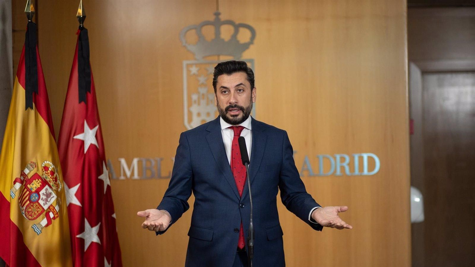 Díaz-Pache pide explicaciones por el papel de Leire Díez en el voto por correo de 2023