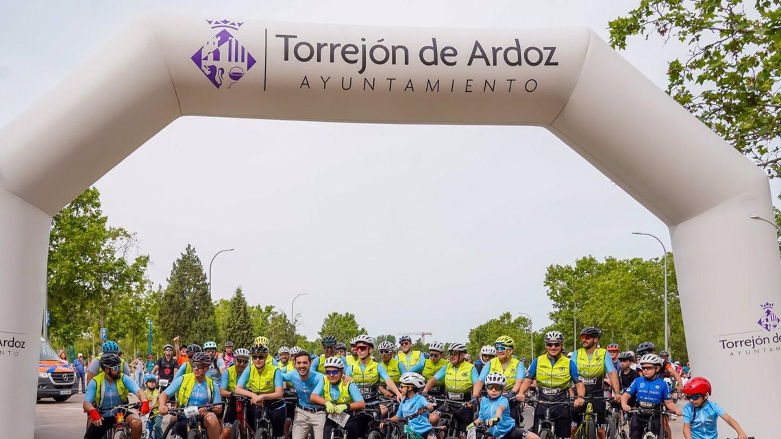 Torrejón de Ardoz reúne a más de 2.000 participantes en la marcha del Día de la Bici