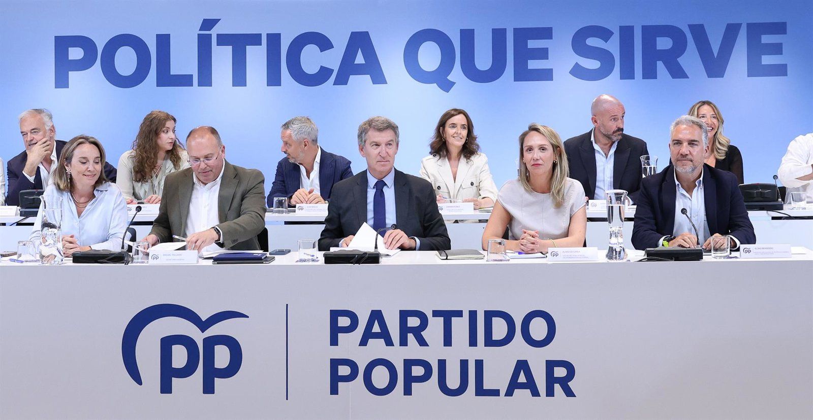 Feijóo pide al PP activarse ya para las elecciones y promete “sanar la democracia española”