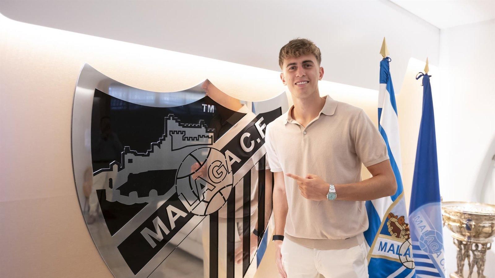Adrián Niño ficha por el Málaga hasta 2029 tras su paso por el Atlético de Madrid
