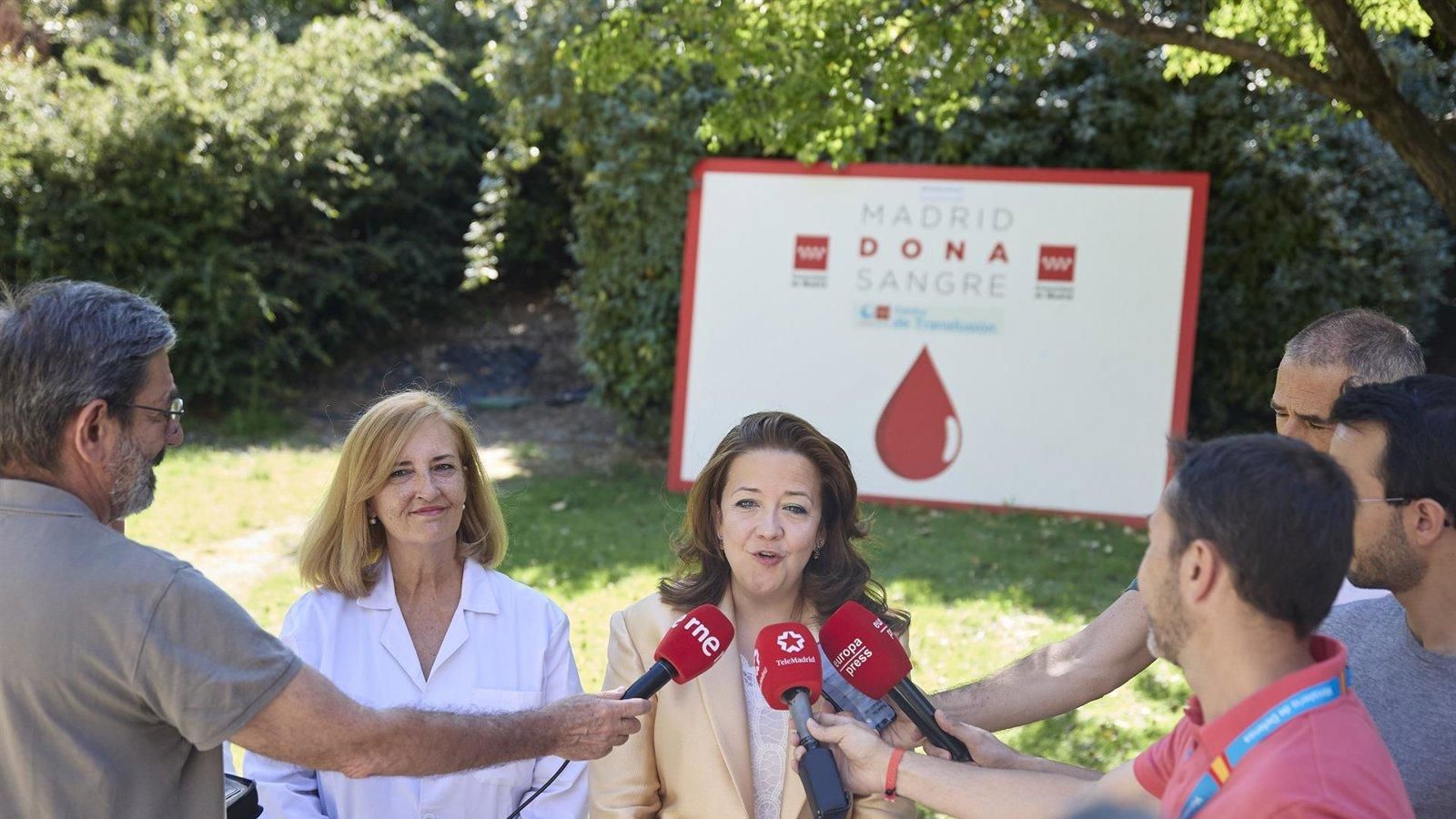 La consejera de sanidad niega haber recibido un aviso de plaga de chinches en Barajas