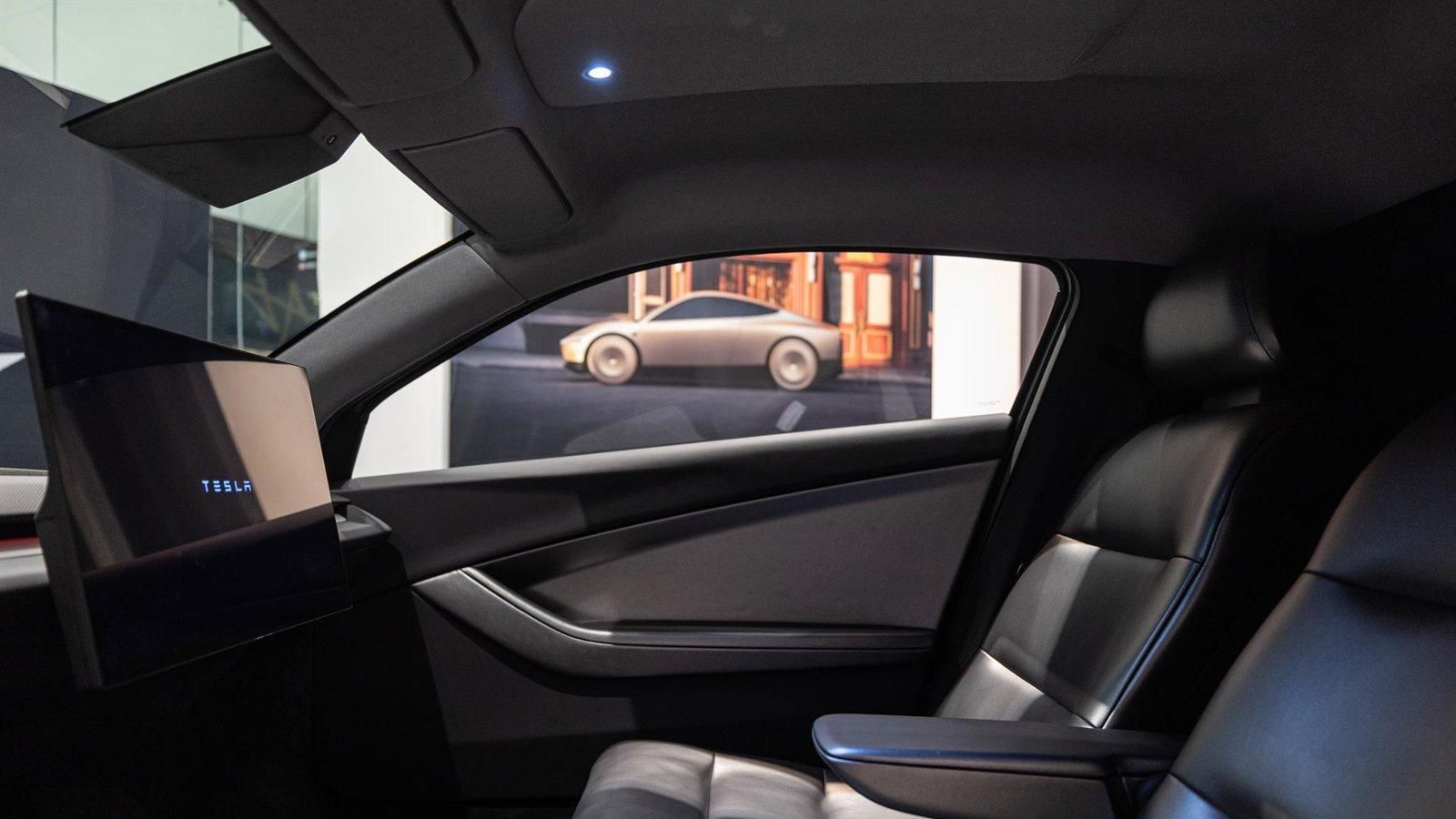 Tesla prueba su sistema de conducción autónoma en Madrid