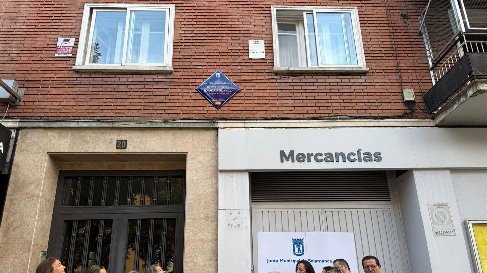 Madrid rinde homenaje a Jesús Miguel Haddad Blanco, asesinado por el GRAPO, con una placa en el distrito de Salamanca