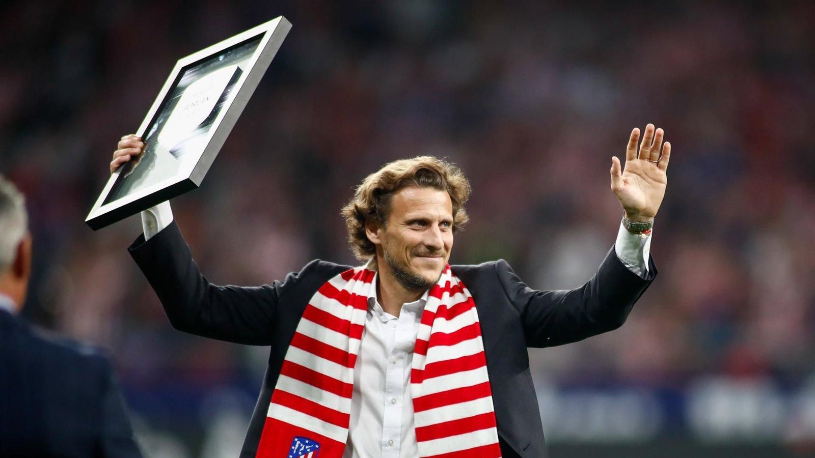  Diego Forlán: &quot;Es un orgullo muy grande el pertenecer a la historia del Atlético&quot;
