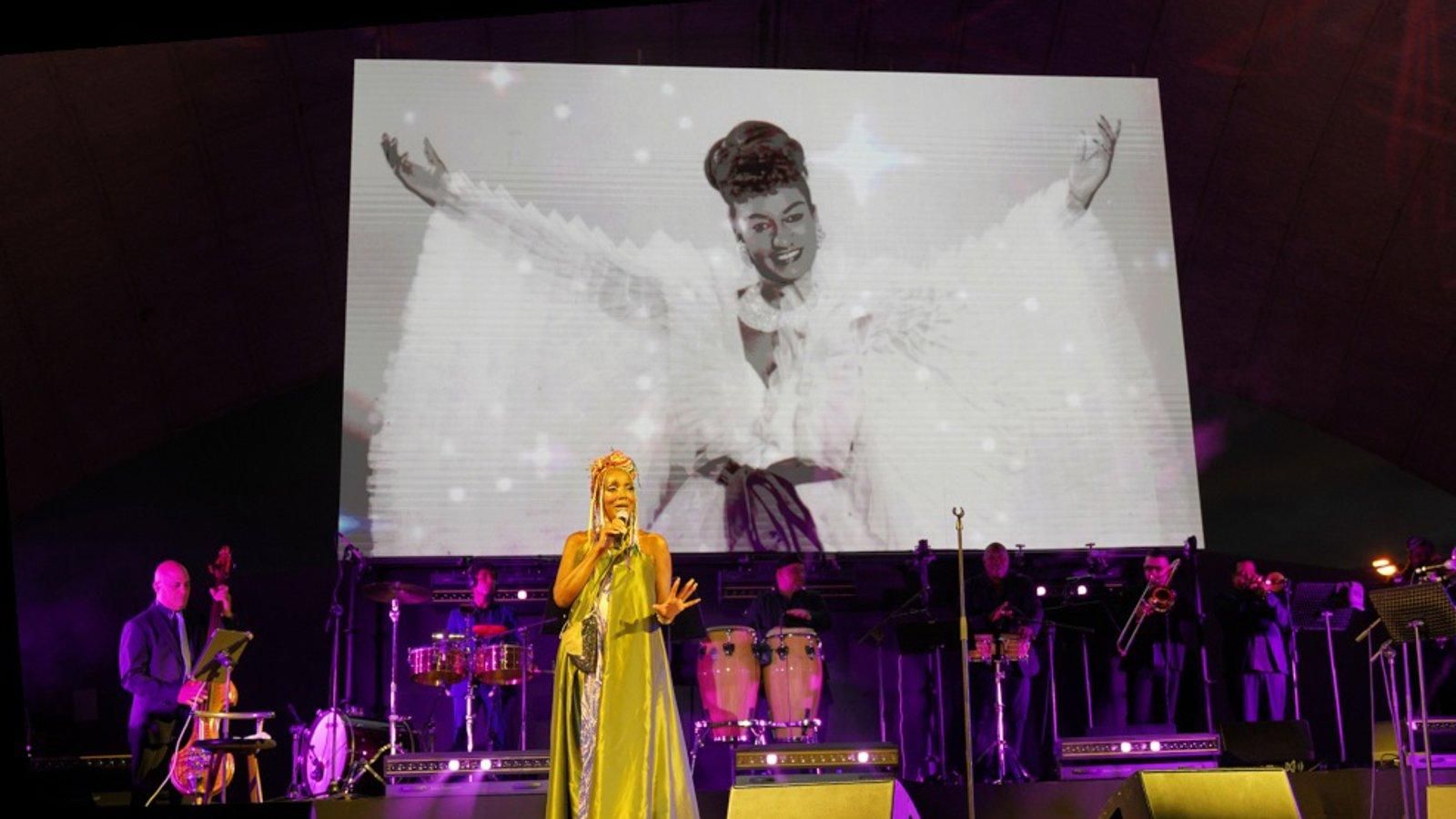Más de 1.800 personas dicen adiós a los Veranos de la Villa con un tributo a Celia Cruz