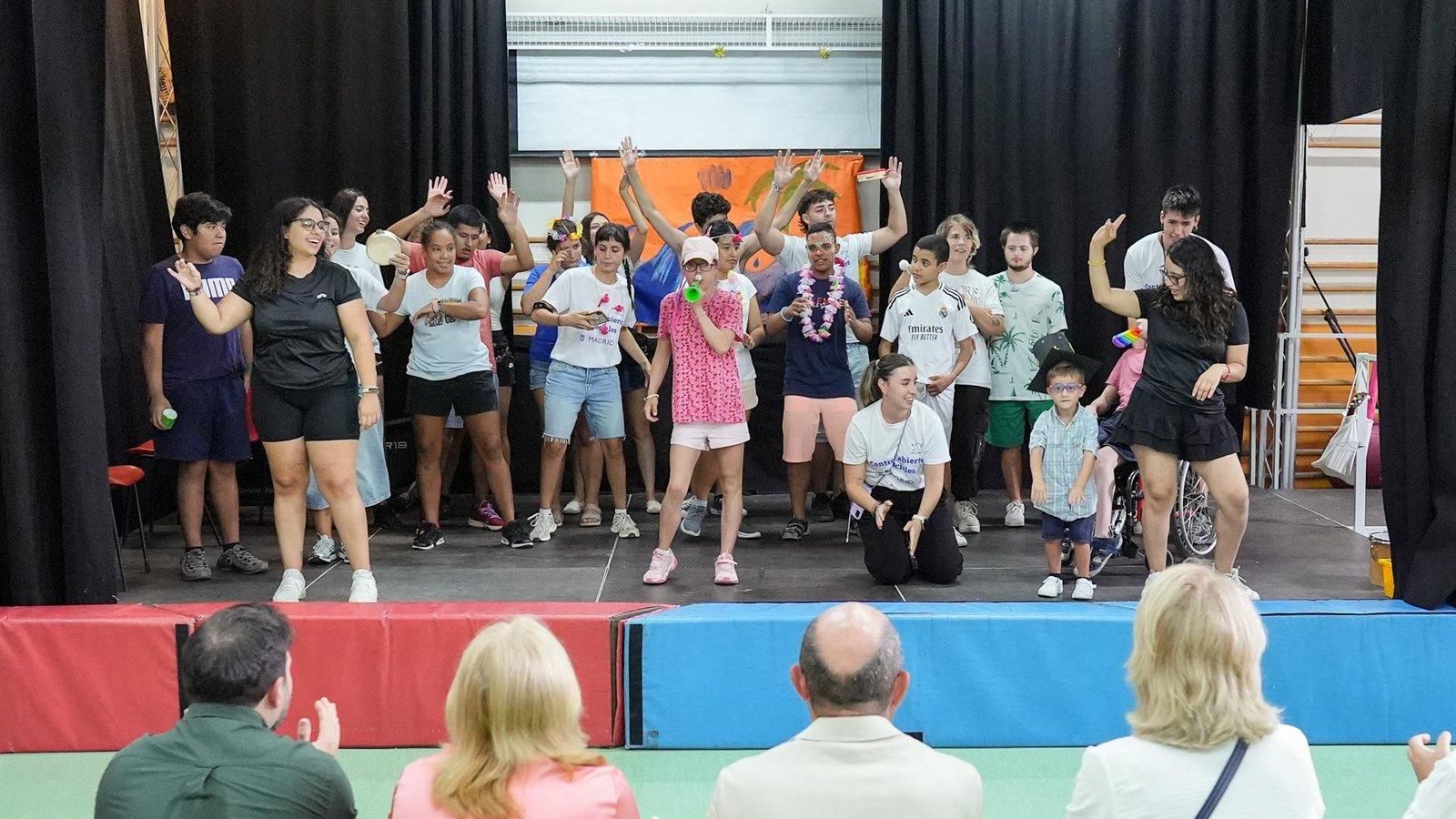 Más de 600 menores con necesidades especiales participan en los campamentos municipales de verano en Madrid