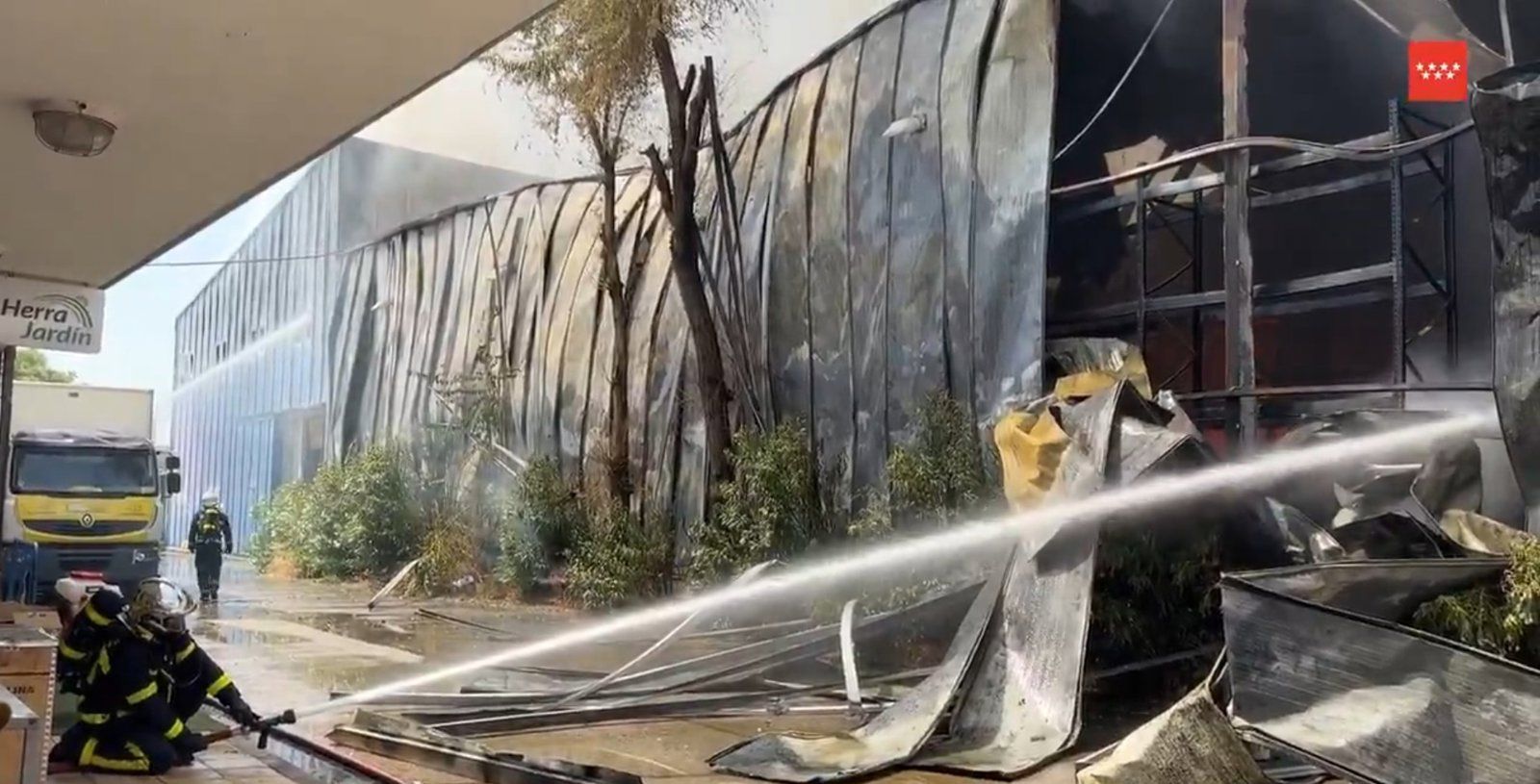 Incendio en una nave de paquetería en el polígono industrial de Getafe