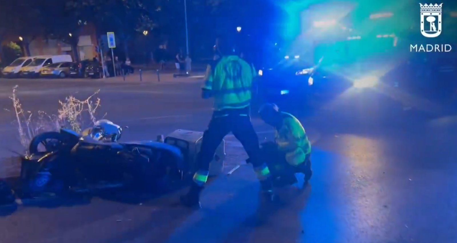 Un accidente en la calle Caramuel deja a un repartidor de pizzas gravemente herido