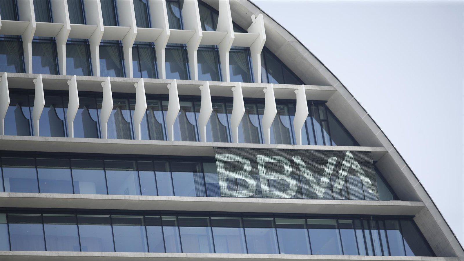 BBVA asumirá los costes del canje para los accionistas de Sabadell que acepten la OPA por sus canales