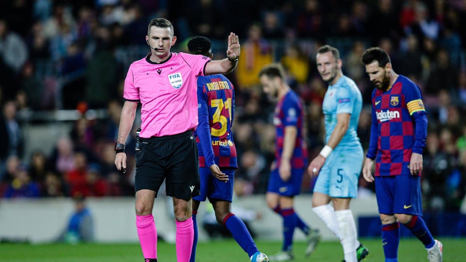 Michael Oliver arbitrará el encuentro entre Barça y PSG en Montjuïc