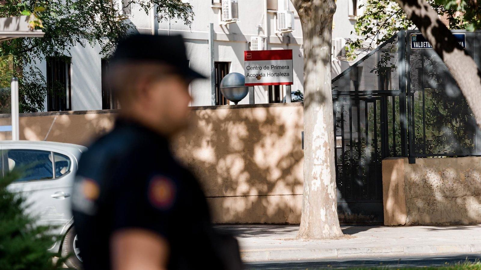 Almeida exige la repatriación de los 37 'menas' con antecedentes