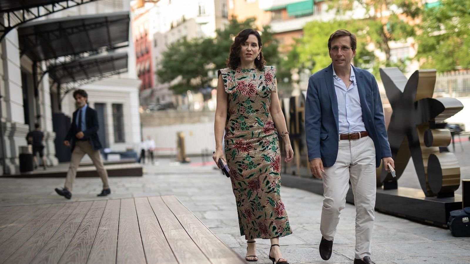 Ayuso y Almeida expresan su pésame por el trágico accidente del funicular en Lisboa