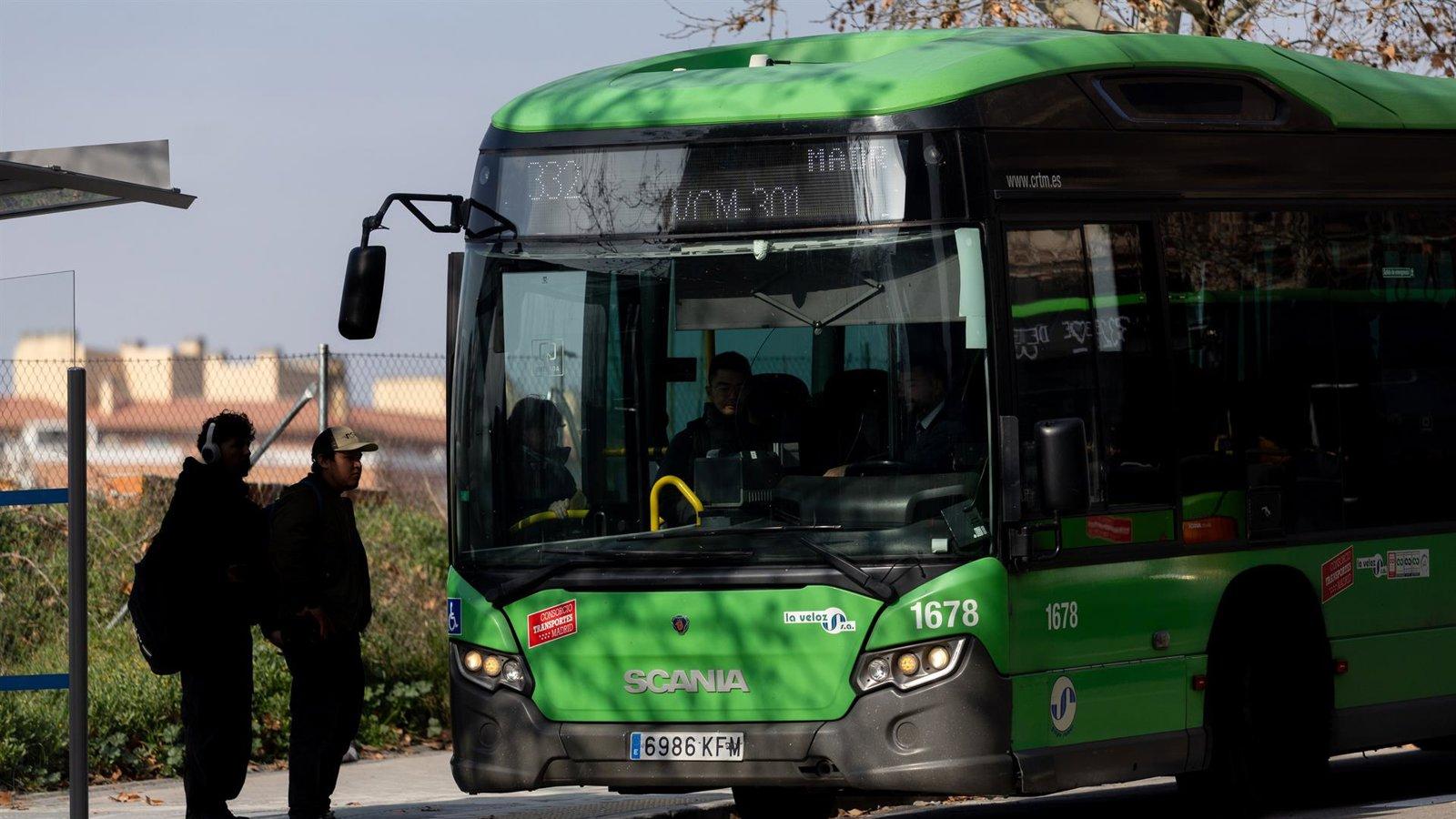 Arroyomolinos mejora las frecuencias de autobuses y añade una conexión al Hospital Rey Juan Carlos