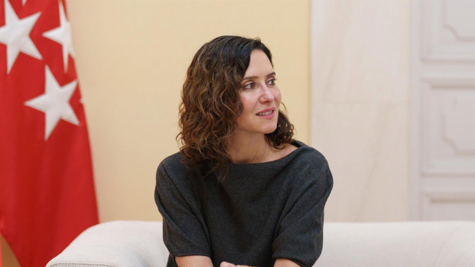 Ayuso pide en Lisboa que España y Portugal defiendan juntos “la libertad y la vida”