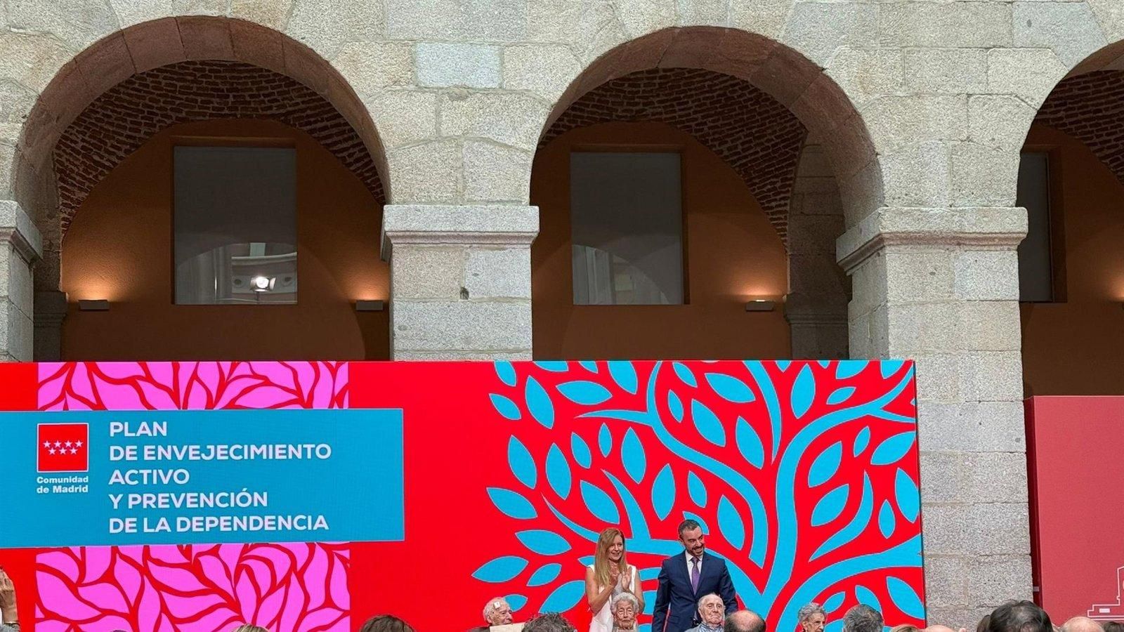 La Comunidad de Madrid pondrá en marcha el Carnet Senior para mayores de 60 años