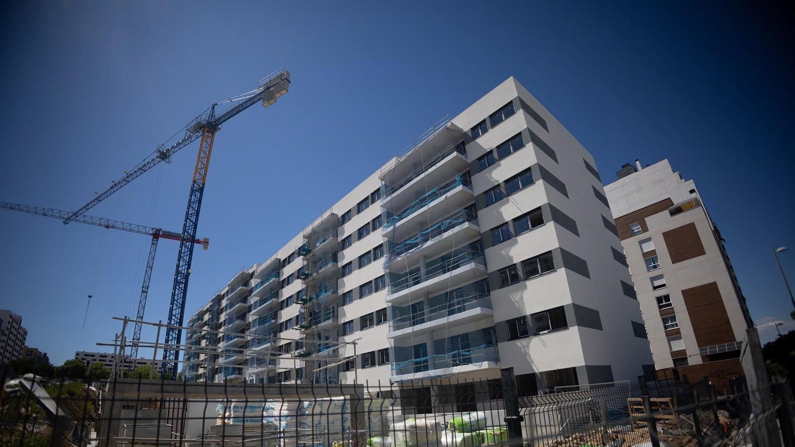 Madrid recibe 63 ofertas para construir más de 3.400 viviendas de alquiler para jóvenes en el marco del Plan Vive