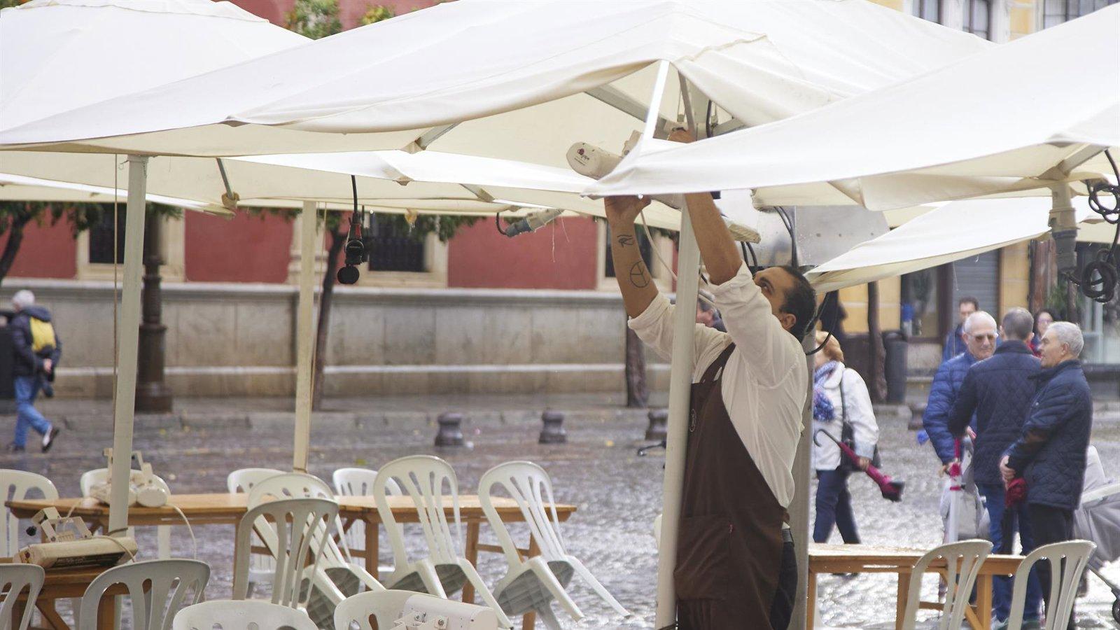 El sector servicios crece en Madrid un 4,2% en julio, por debajo de la media nacional pero con más empleo