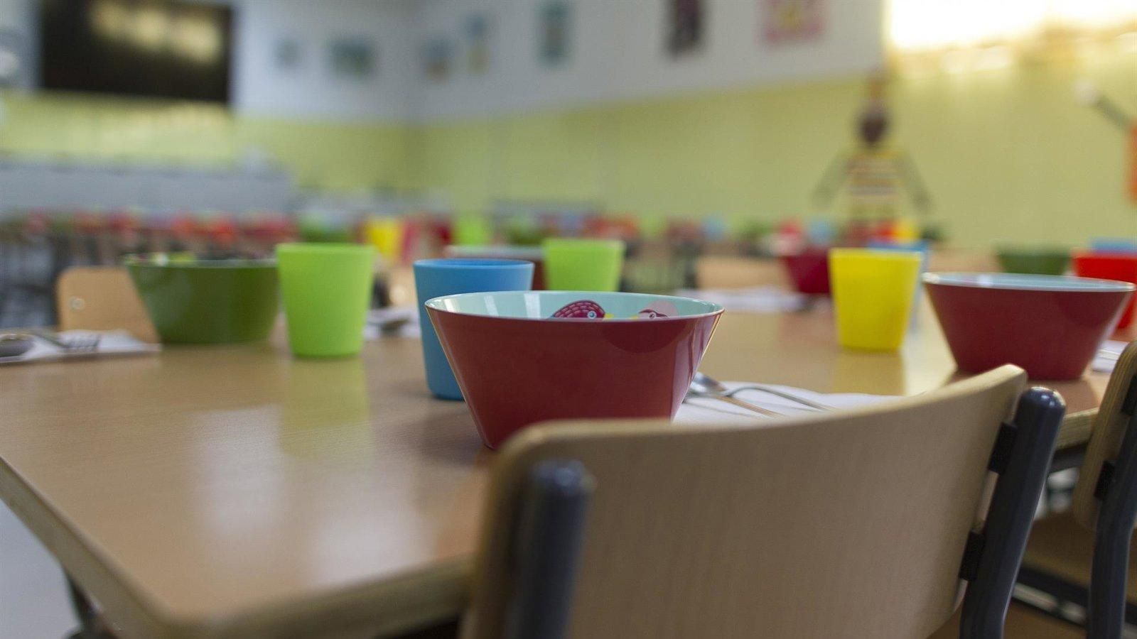 Las becas de comedor llegarán a más de 119.000 alumnos madrileños en el curso 2025/26