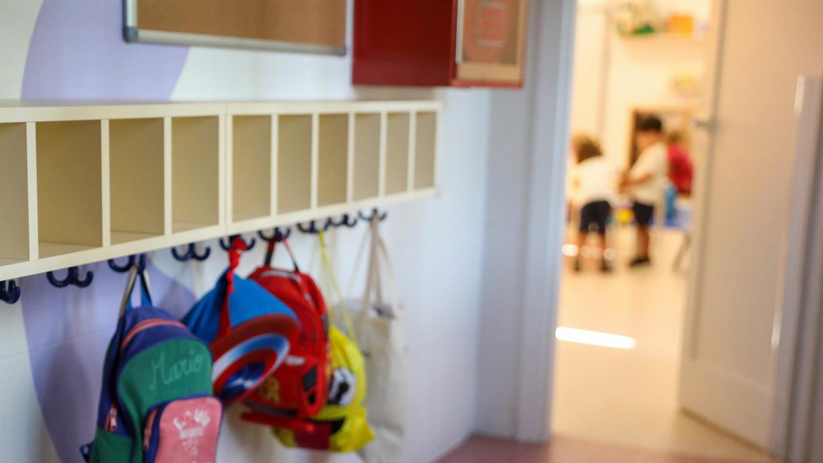 El curso escolar arranca con menos alumnos por aula y más docentes