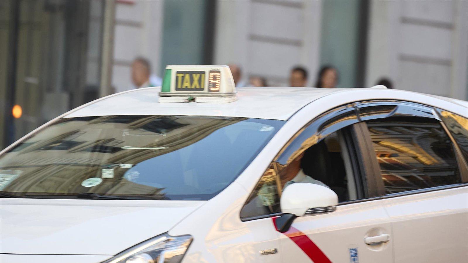 La reforma del taxi queda lista para su aprobación tras el rechazo de todas las enmiendas de la oposición