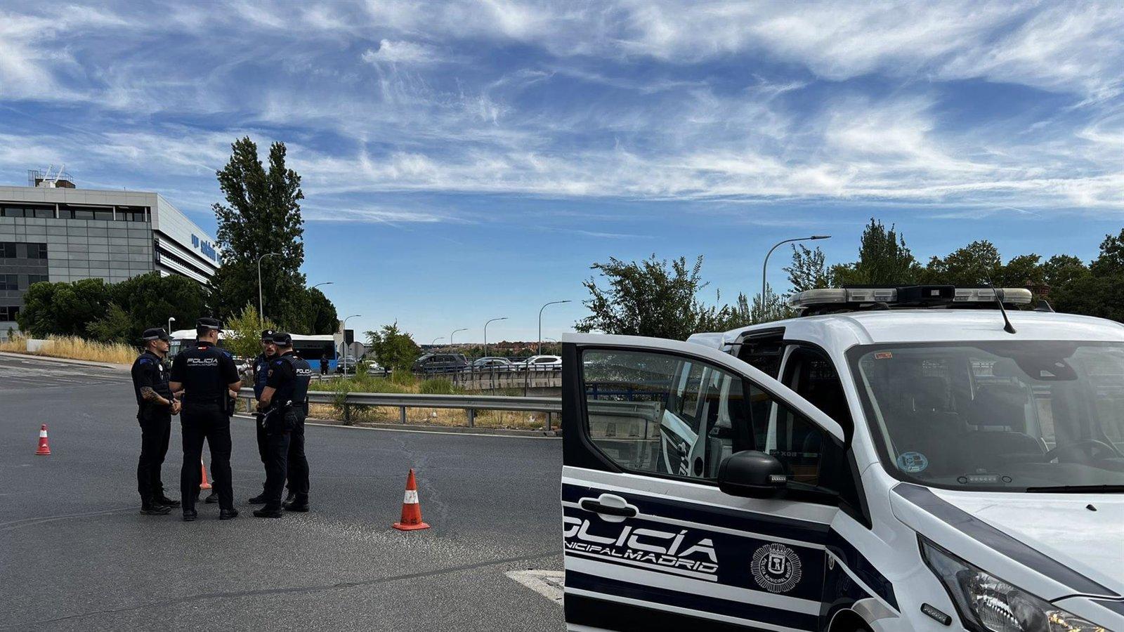 Un motorista fallece tras ser atropellado por un camión en Hortaleza