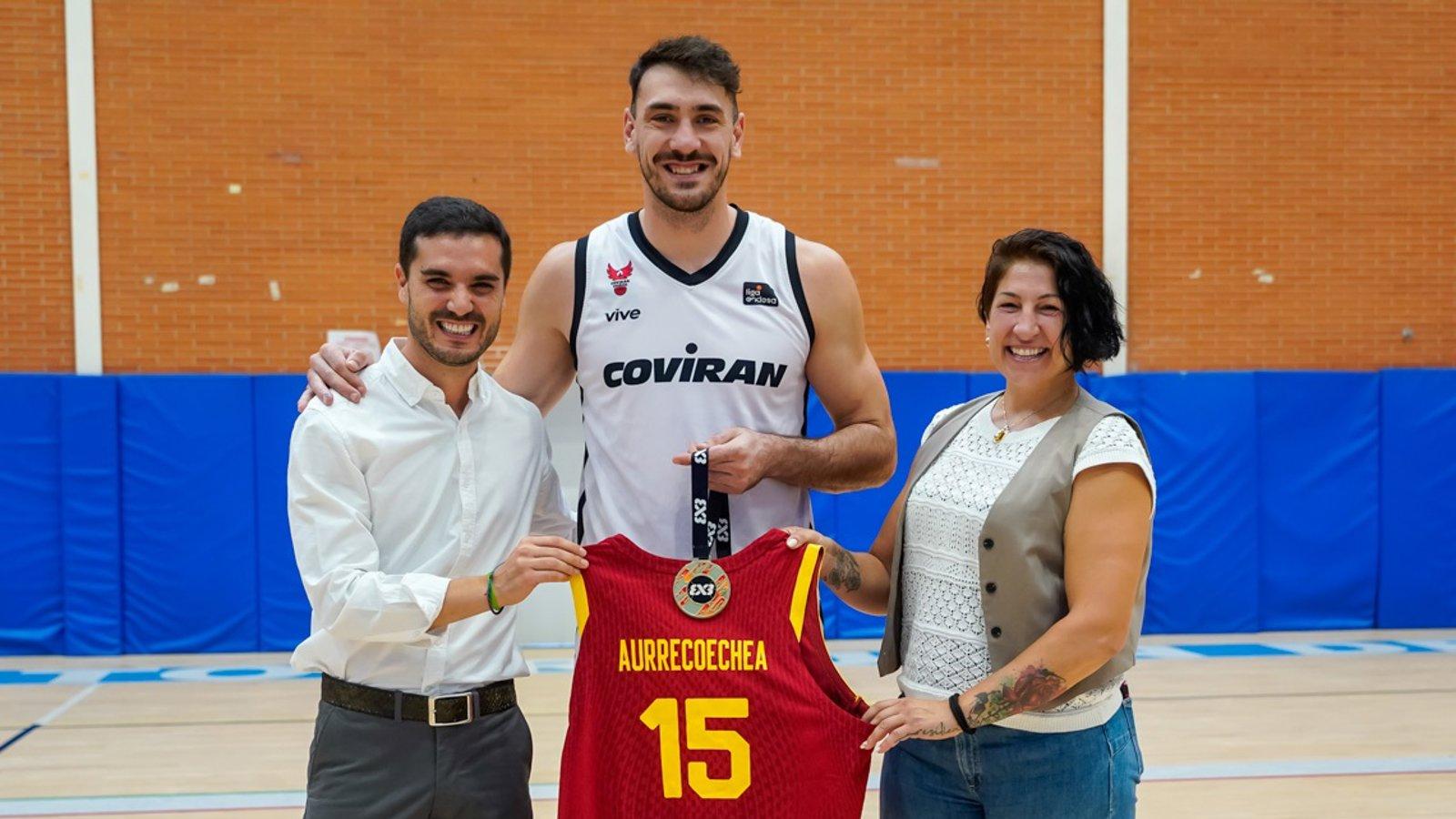 Torrejón de Ardoz homenajea a Iván Aurrecoechea campeón mundial de Baloncesto 3x3