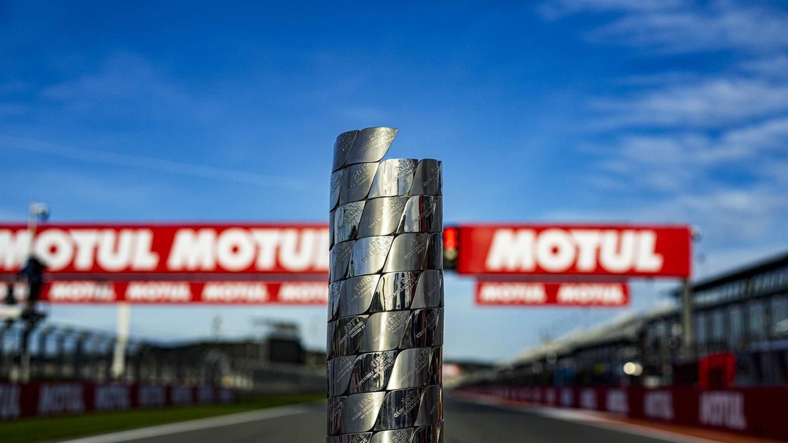 MotoGP honra a sus leyendas y presenta un nuevo trofeo en Rímini
