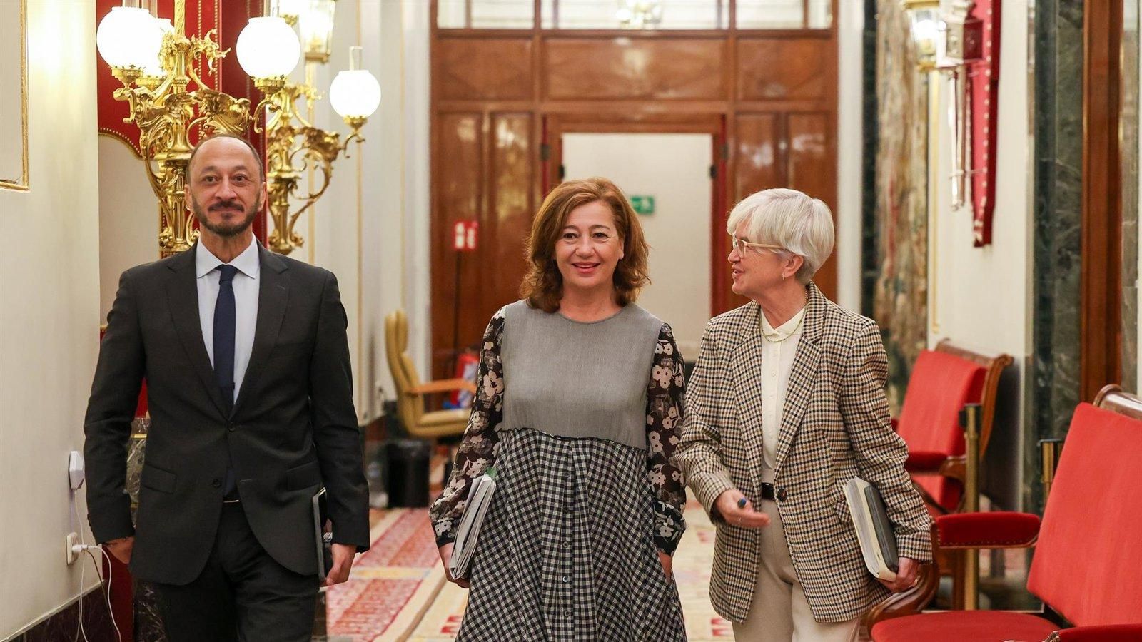 El Congreso fija normas para los regalos a diputados y exige declararlos si superan los 150 euros