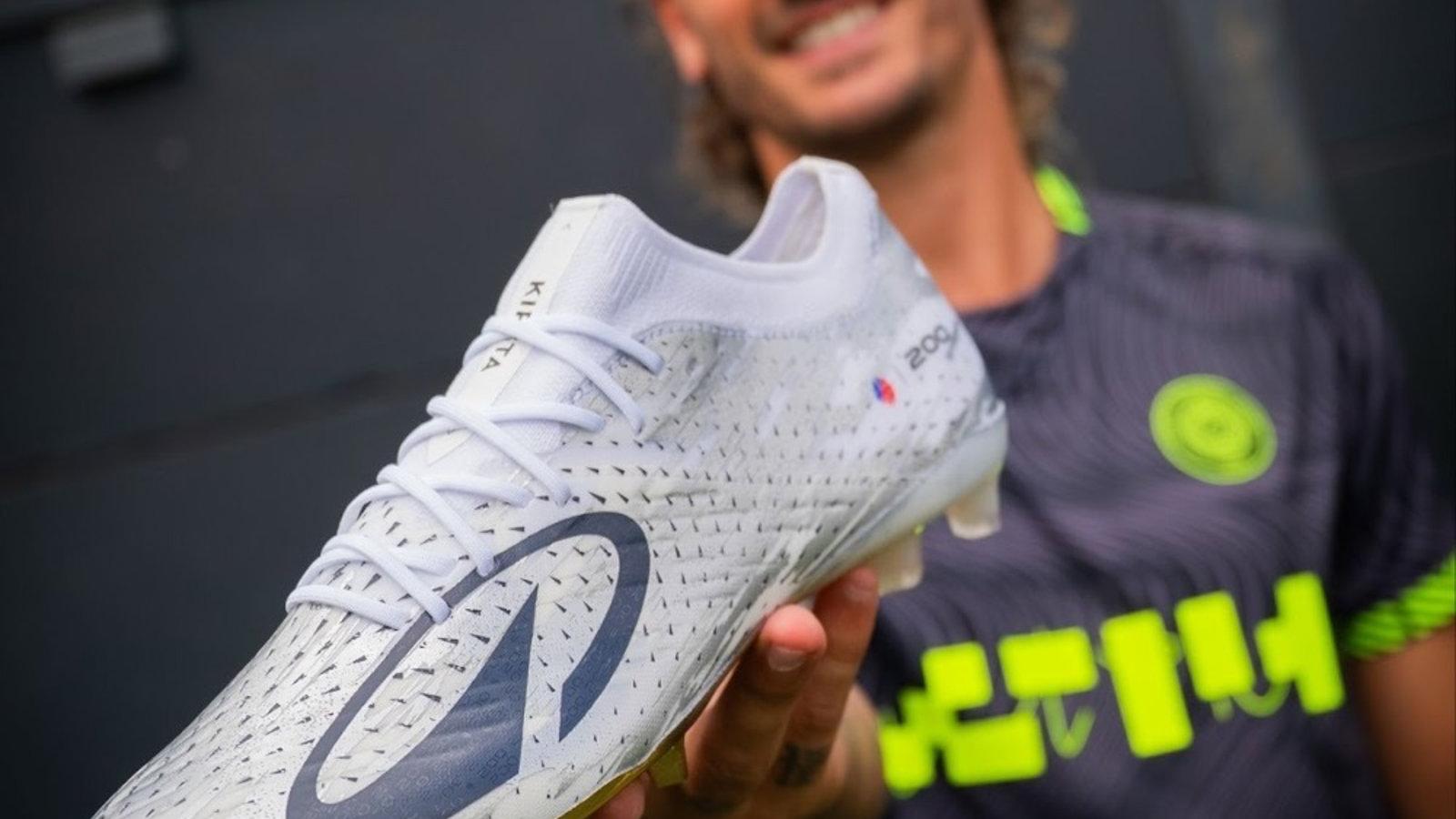 Decathlon lanza unas botas exclusivas para celebrar los 200 goles de Griezmann con el Atlético