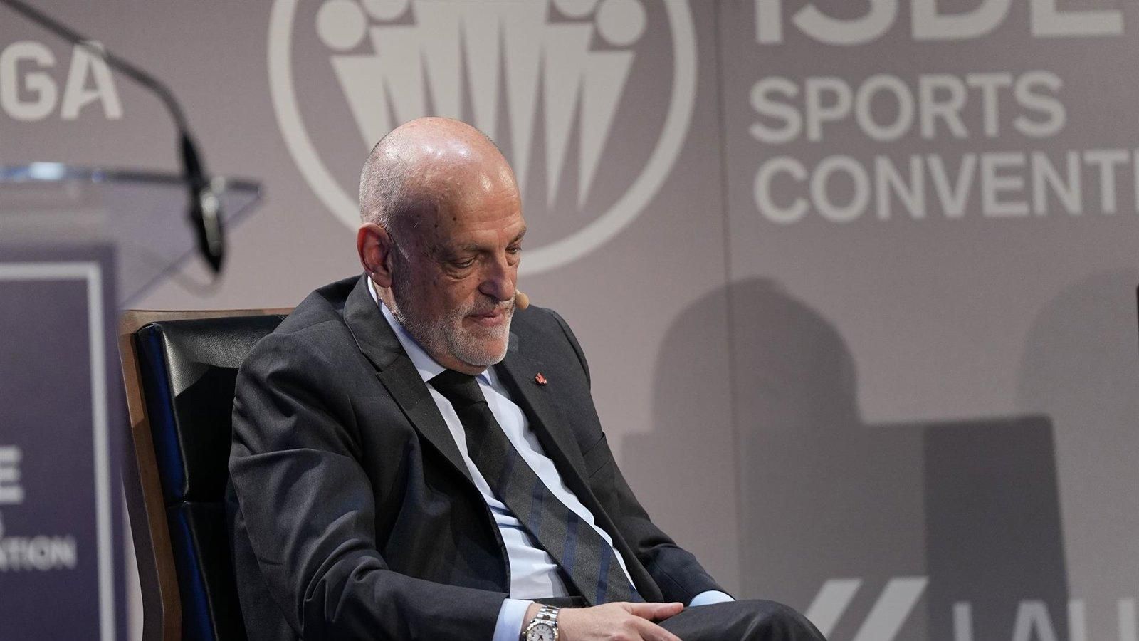 Tebas lamenta la cancelación del Villarreal-Barça en Miami y pide ambición para el fútbol español