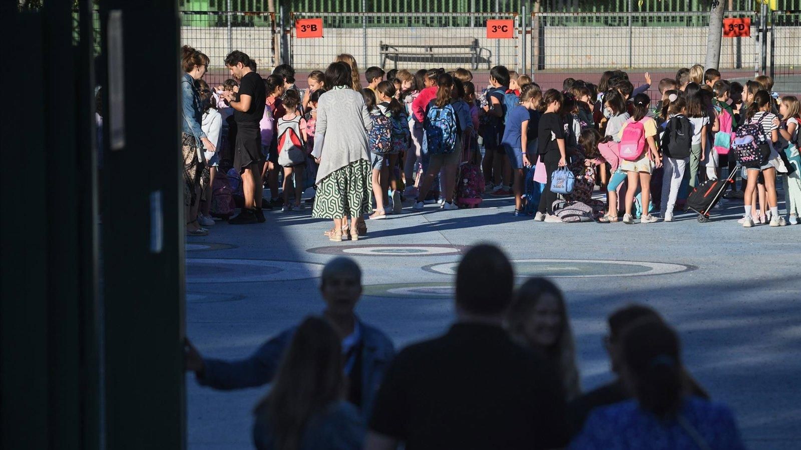 Escuelas Católicas llevan a los tribunales el veto de la Comunidad de Madrid al uso individual de tabletas en Primaria