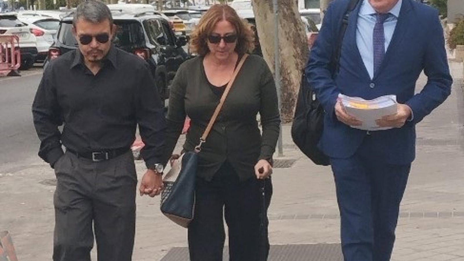 20 años de prisión para el joven que mató a su exnovia de 42 navajazos en Parla