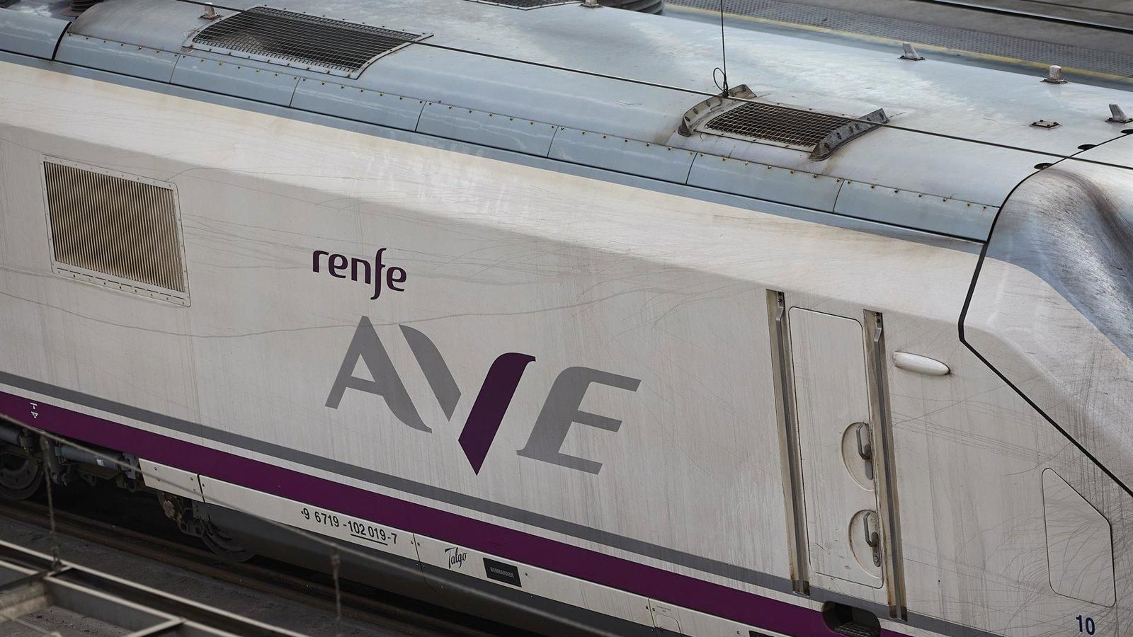 El 83,8% de los trenes AVE y Larga Distancia de Renfe llegó con retraso en septiembre