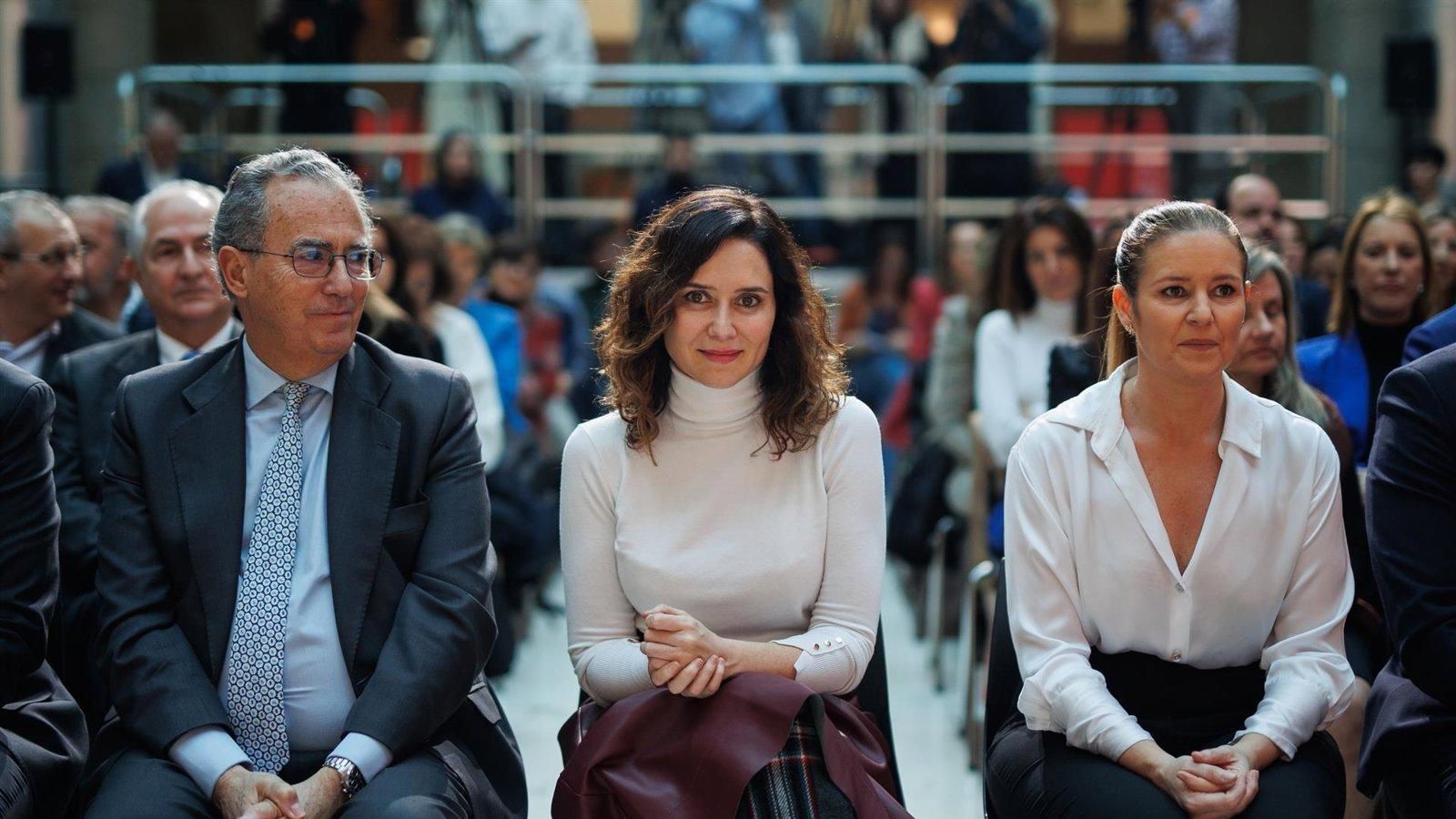 Ayuso defiende que se hizo “todo lo humanamente posible” tras sumar 143 causas archivadas por los protocolos en residencias