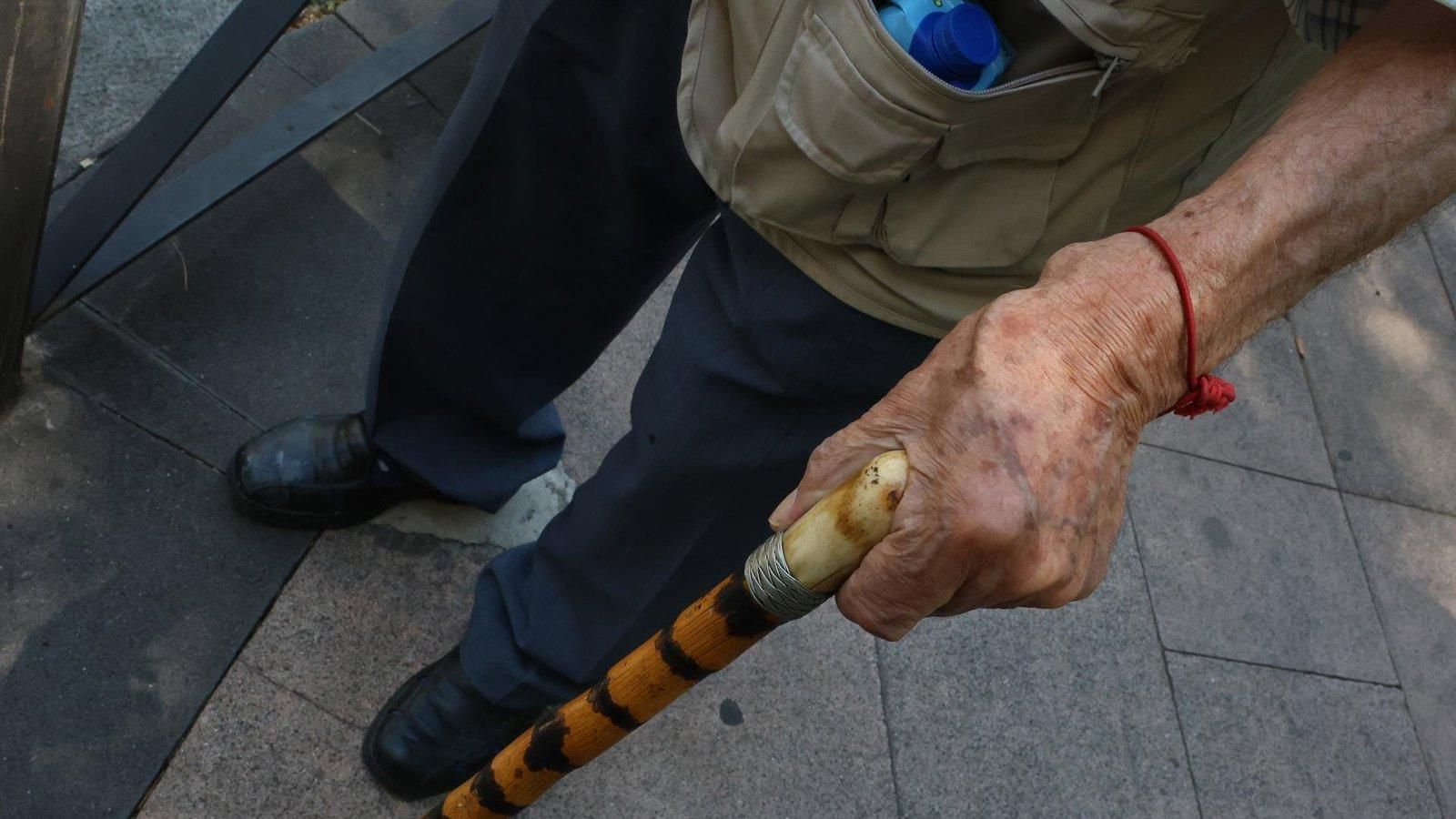 La Comunidad solicita a seis alcaldes socialistas suelo para construir residencias